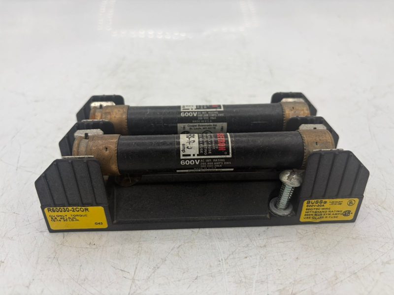Bussmann R60030-2COR Fuse Block 600V 30A + 2x FRS-R-5 Fusetron Fuses Used Tested