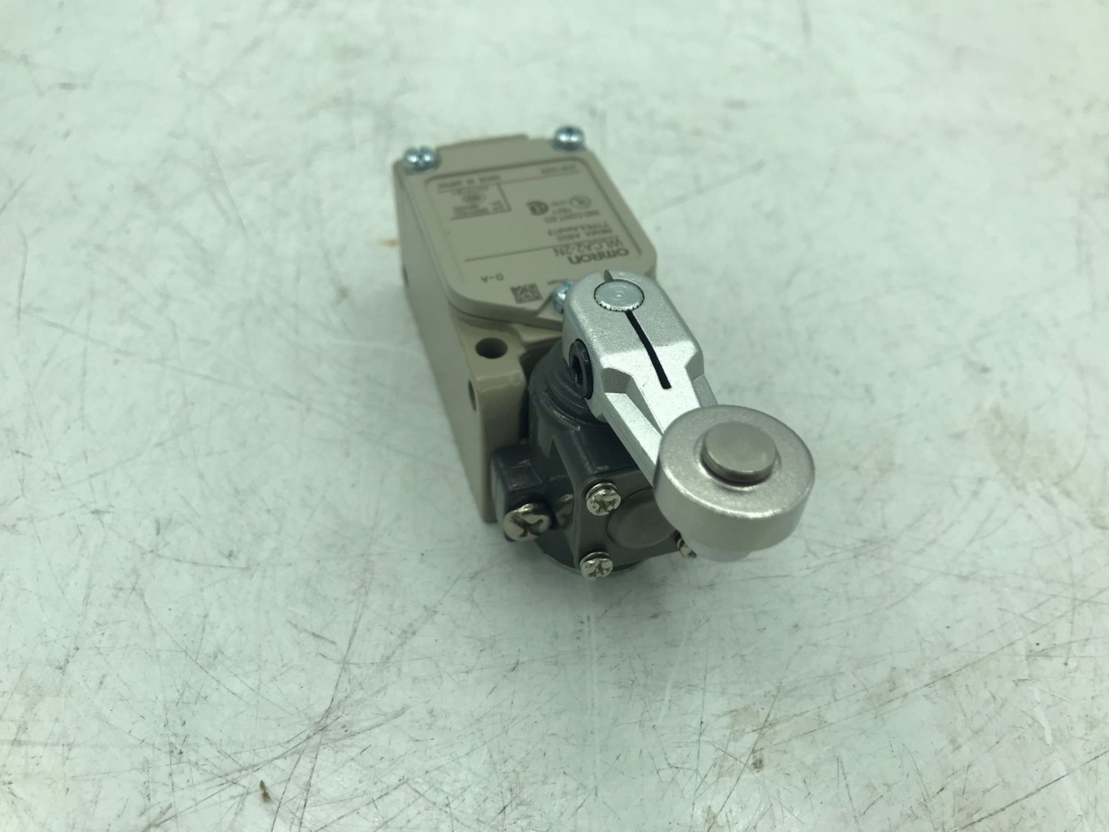 OMRON WLCA2-2N Limit Switch Roller Lever Heavy Duty Actuator NEW NO BOX