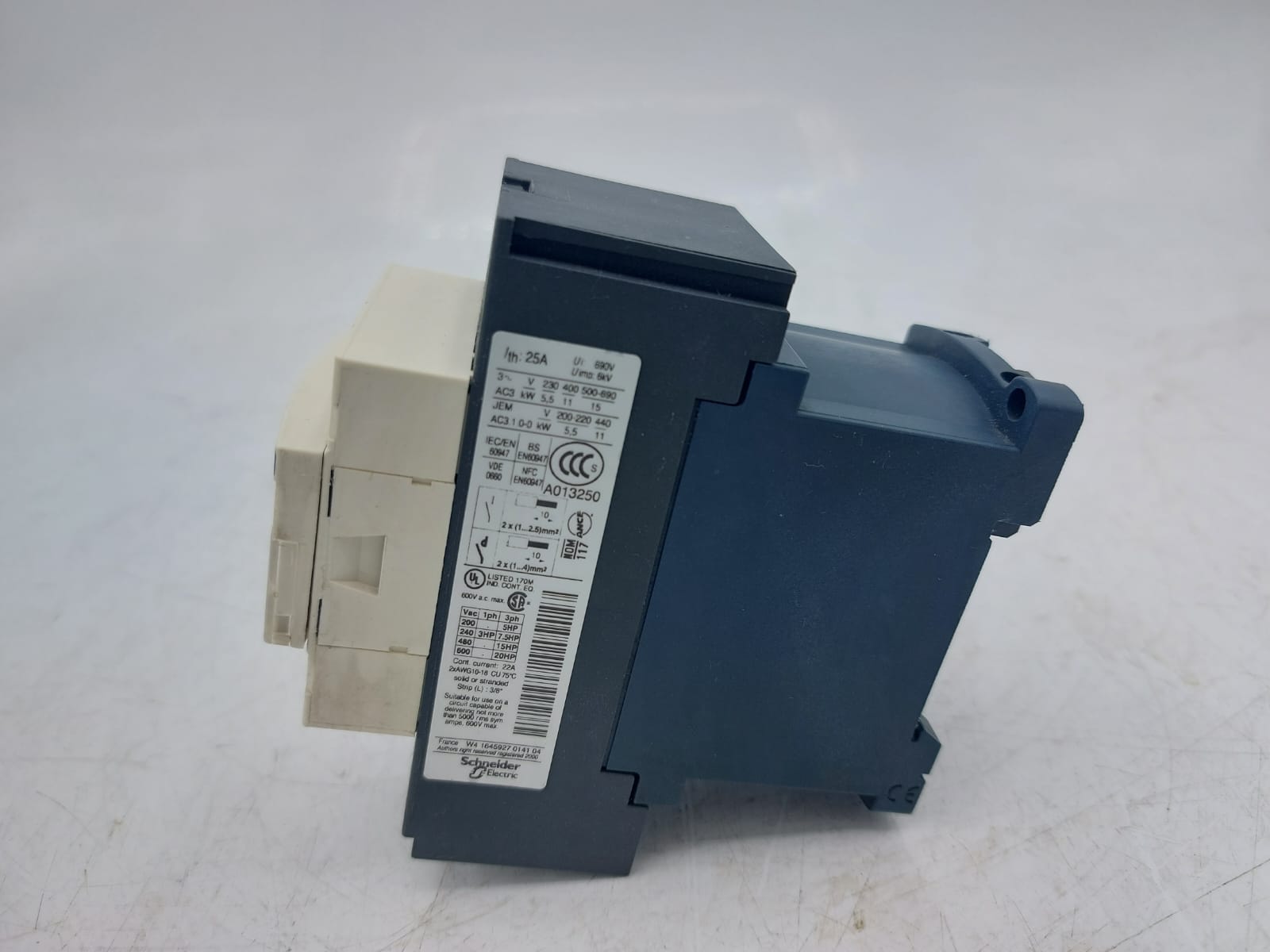 Telemecanique Square D LC1D253BL Contactor 24V DC Coil 2.4W TeSys USED