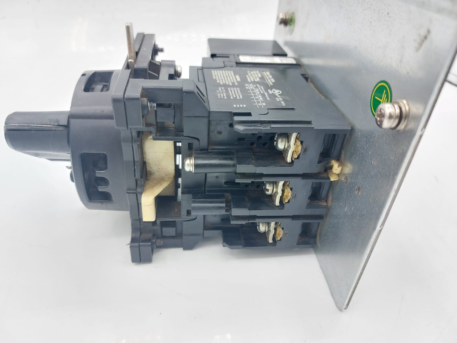 Fuji Electric SA33C 30A 3 Pole Circuit Breaker Rotary Handle Mounting Plate Used - Image 3