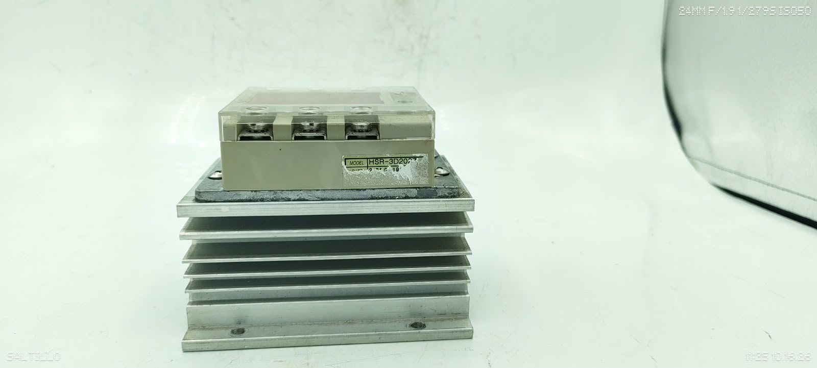 Hanyoung HSR-3D202Z 3 Phase Solid State Relay 20A 90-264VAC Working Pull - Image 2
