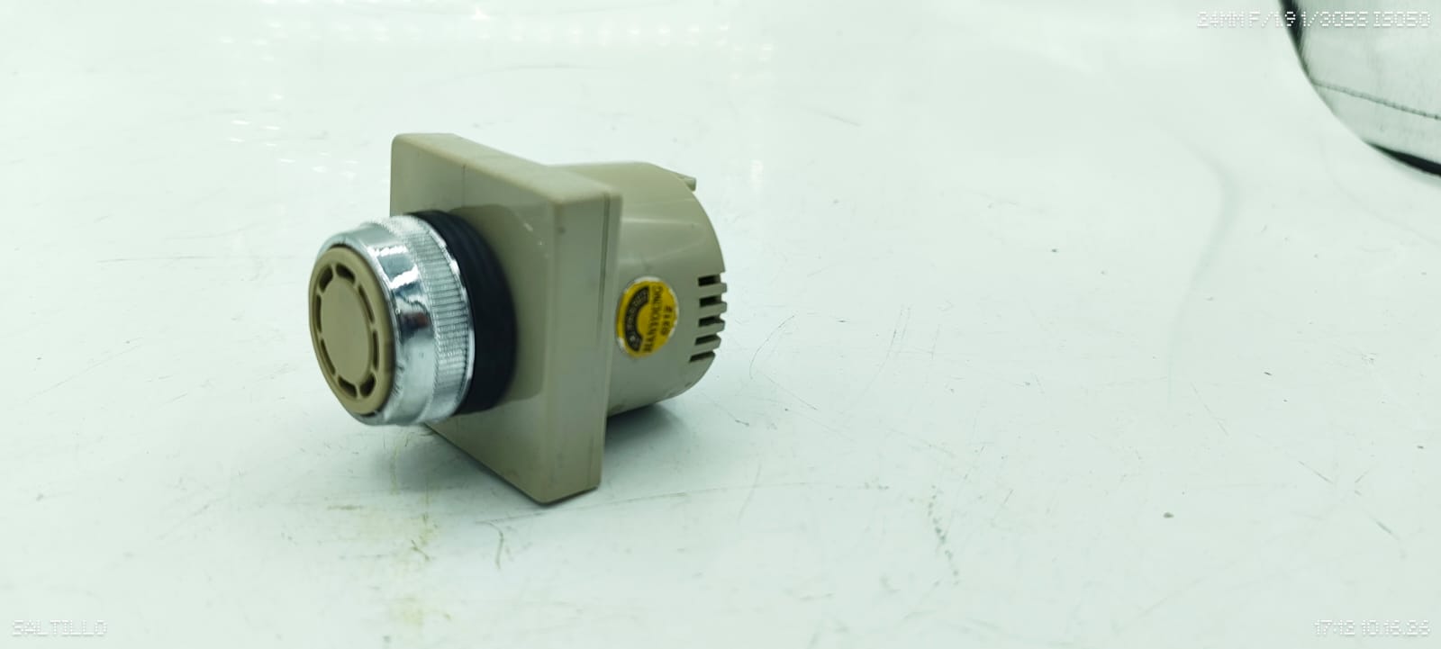 Hanyoung HY-256 Industrial Alarm Buzzer 220V AC 50/60Hz 4VA Used - Image 3
