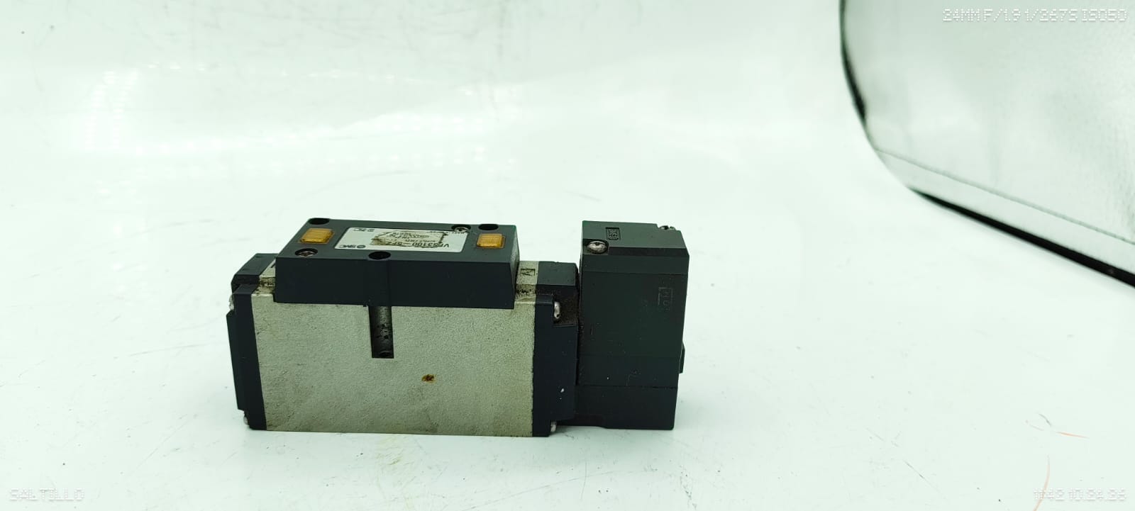 SMC VFS3100-5FZ Pneumatic Solenoid Valve 24VDC 5-Port 2-Position Used - Image 4