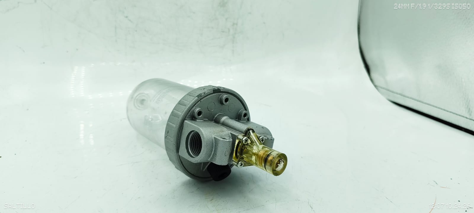 Pneumatic Air Line Lubricator Oiler Clear Polycarbonate Bowl Metal Housing - Image 2