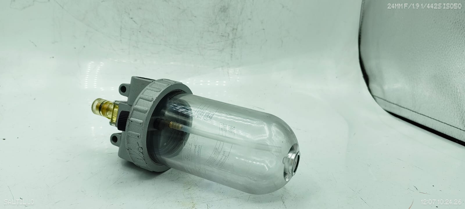 Pneumatic Air Line Lubricator Oiler Clear Polycarbonate Bowl Metal Housing - Image 3